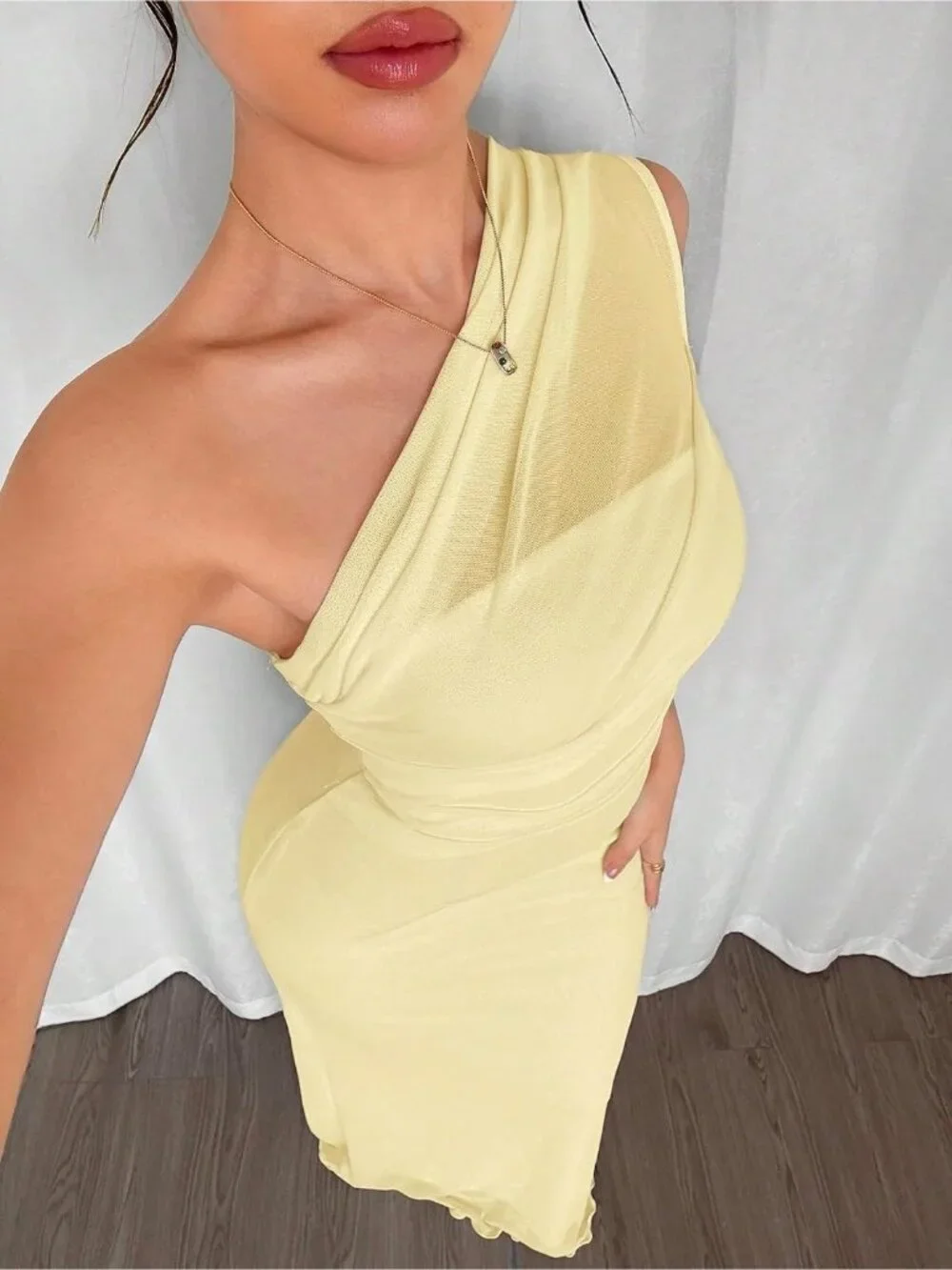 Women's Light Yellow Off The Shoulder Mid Waist Mermaid Cocktail Maxi Dress
